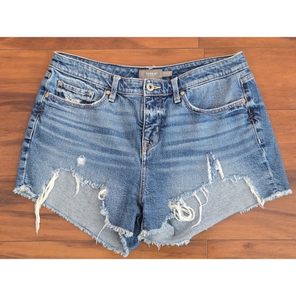 torrid Pants - Torrid Perfect Fit Distressed Denim Shorts Medium Wash Frayed Hem 17223325 Sz 10